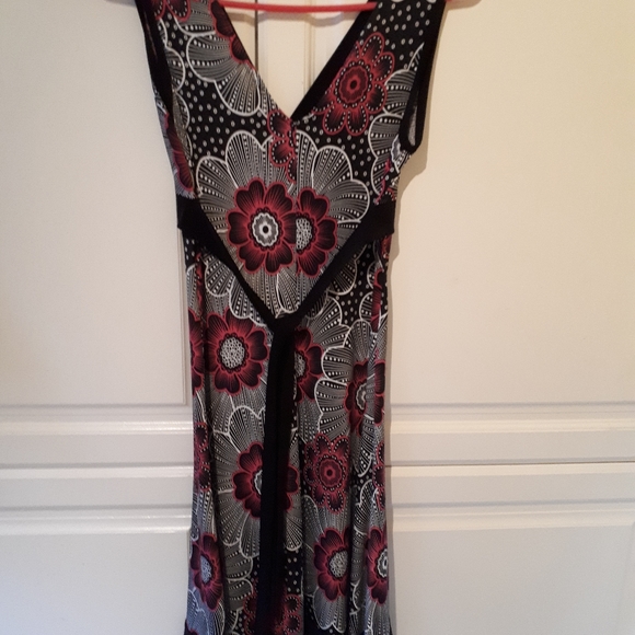 Summer dress - Picture 2 of 4